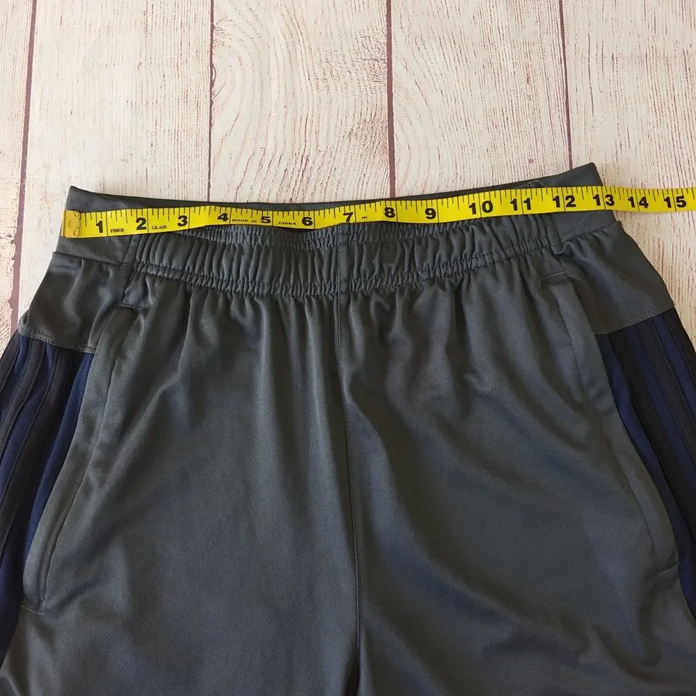 Adidas Aeroready triple stripe zip pocket athletic shorts sz S
